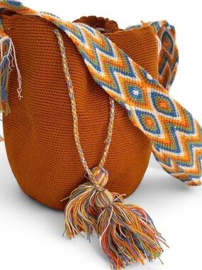 Handmade Colombian Wayuu Bucket Crossbody Bag with Multicolor Strap